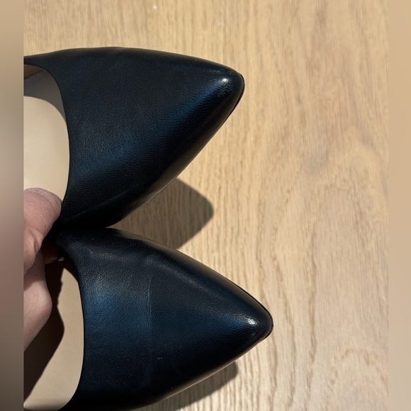 Saks Fifth Avenue Pointed Toe Pumps in Black Size 8.5M - Picture 6 of 7